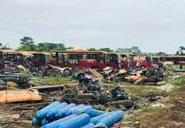 Ada Bangkai Bus Transjakarta di Rawa Buaya